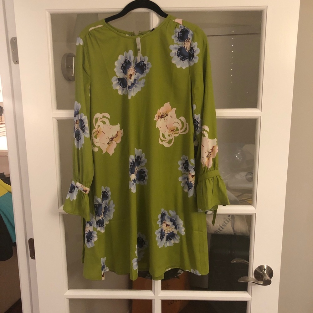 🆕 LOFT Floral Shift Dress